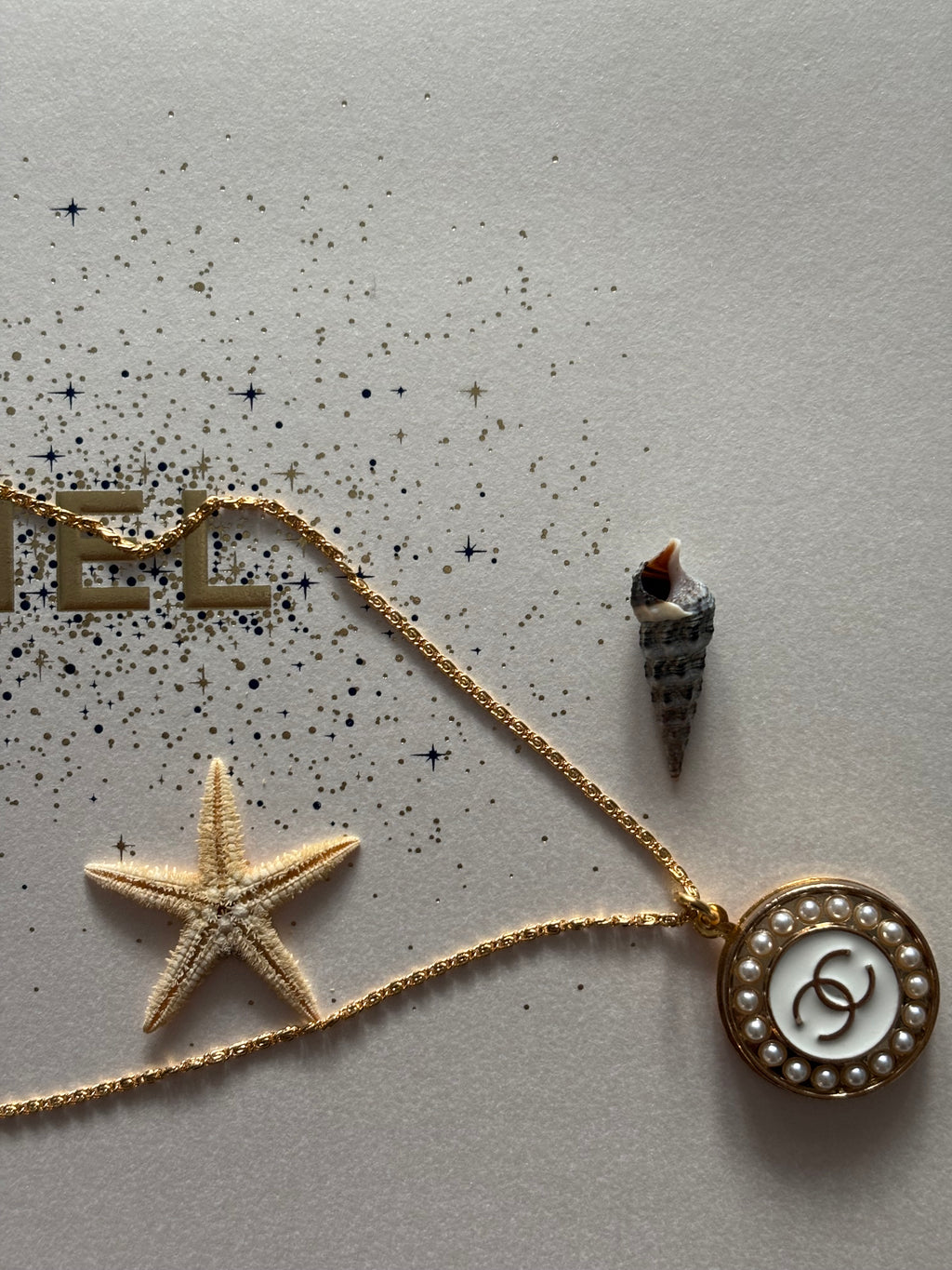 Perle de nacre -Bouton Chanel upcyclé